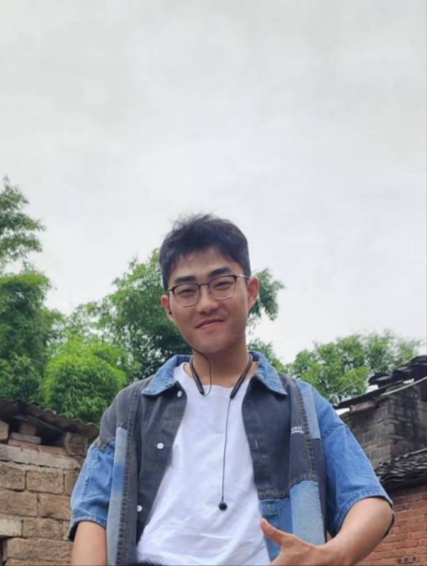 越努力越幸运的第一张照片--渭南相亲服务中心