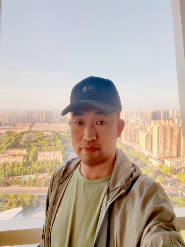 勇攀高峰的第一张照片--渭南相亲服务中心