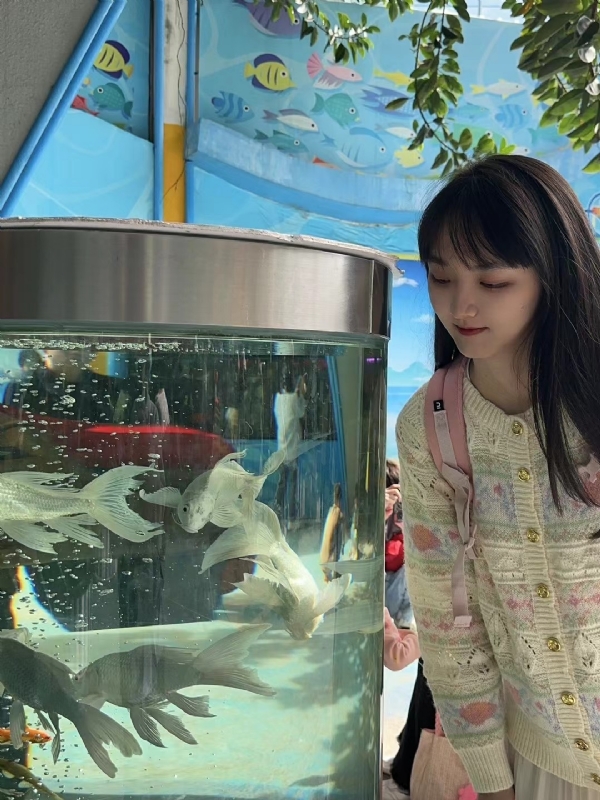 yiyi的第一张照片--渭南相亲服务中心