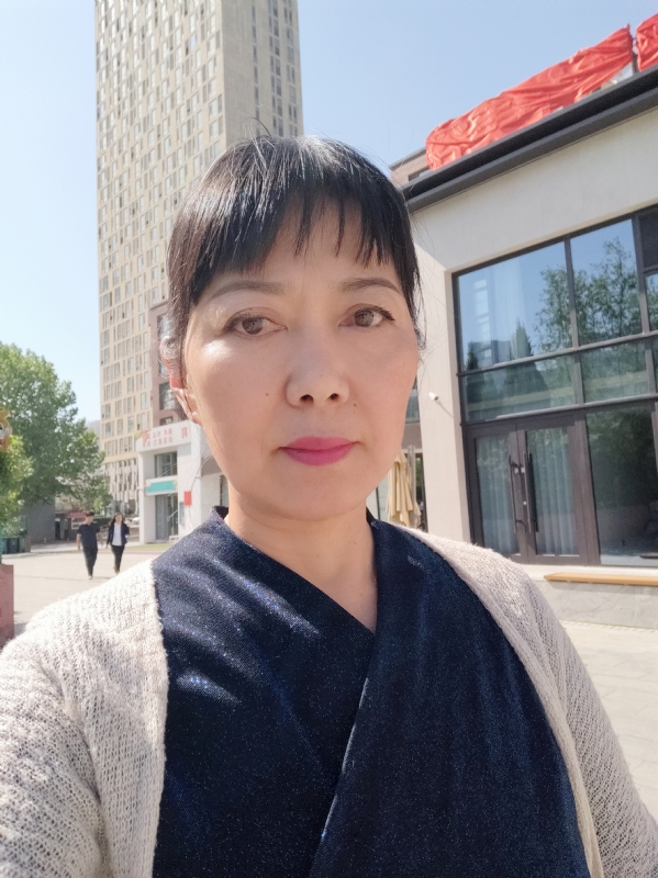 天山雪莲的第一张照片--渭南相亲服务中心