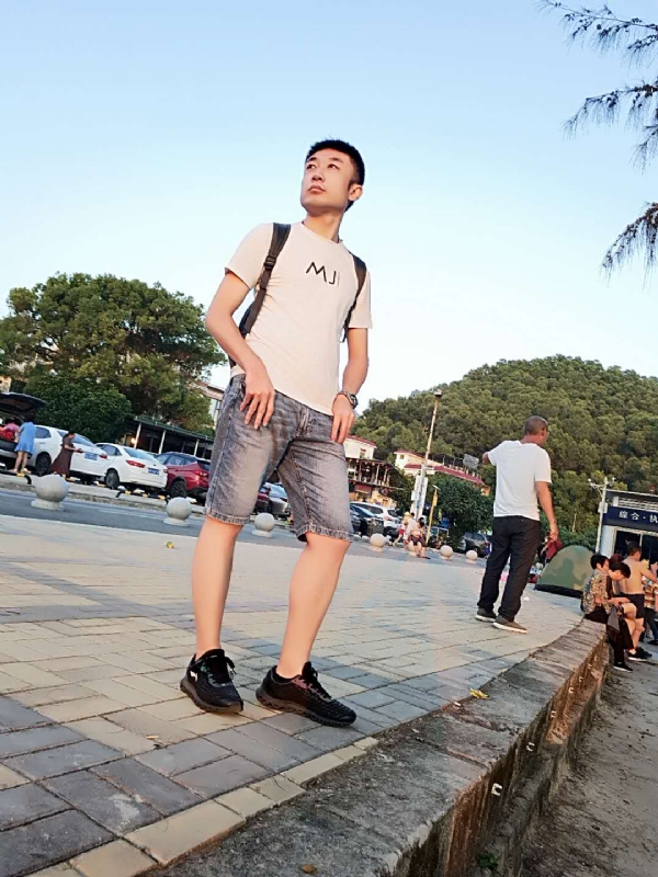 俊皓的第一张照片--渭南相亲服务中心