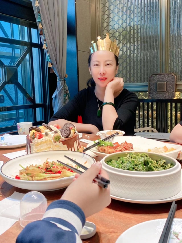 红红的第二张照片--渭南相亲服务中心