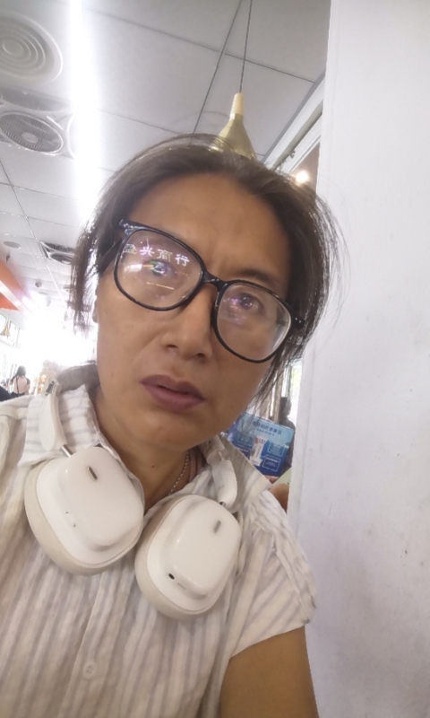 冬天的蔷薇的第三张照片--渭南相亲服务中心