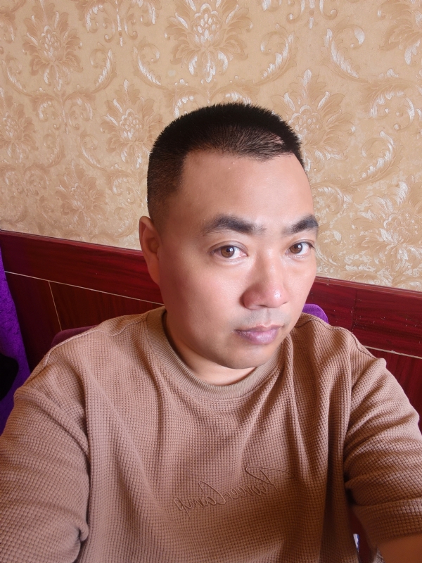擦亮眼睛向前看的第一张照片--渭南相亲服务中心