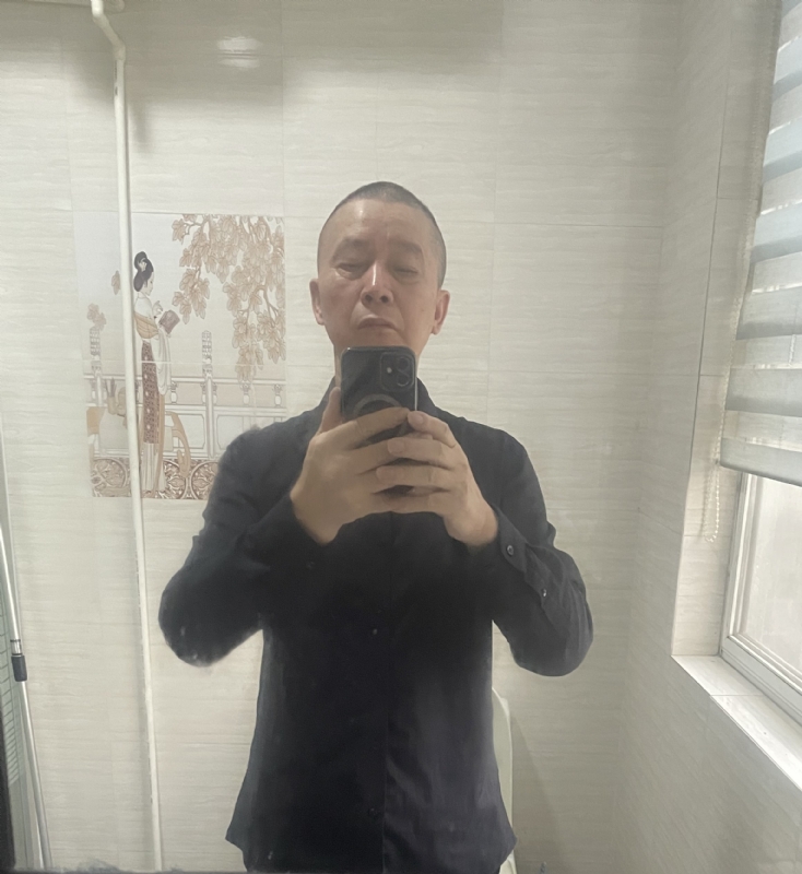 荣哥的第一张照片--渭南相亲服务中心