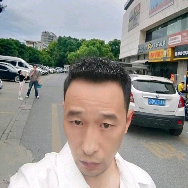 小林的第三张照片--渭南相亲服务中心