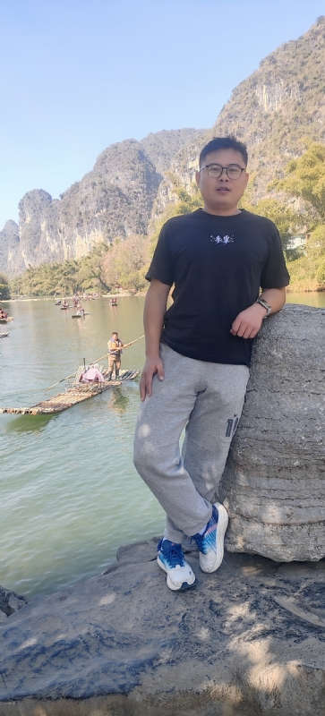 受过伤的狼的第三张照片--渭南相亲服务中心