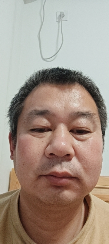 龙万的第一张照片--渭南相亲服务中心