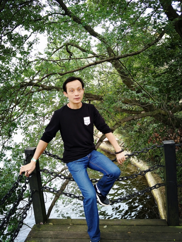 易进的第一张照片--渭南相亲服务中心