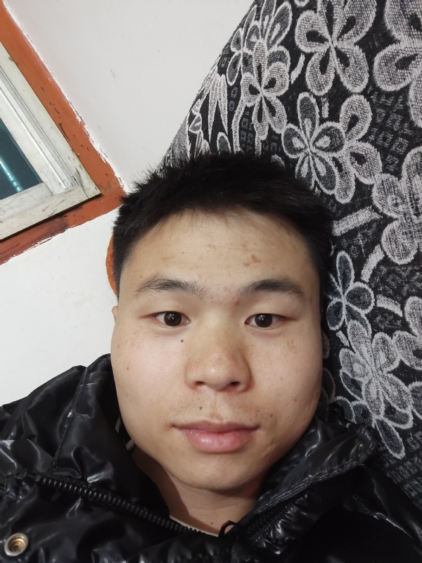 麒麟区幼儿园扛把子的第三张照片--渭南相亲服务中心