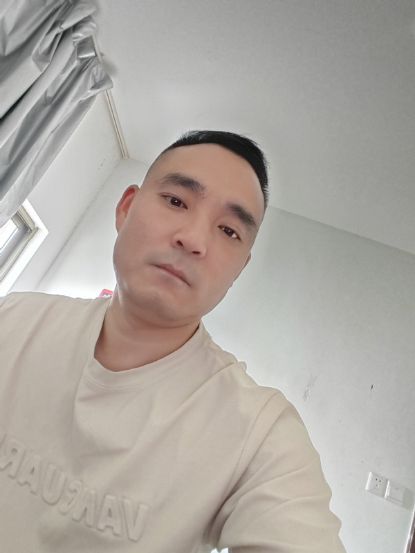 小锋的第一张照片--渭南相亲服务中心