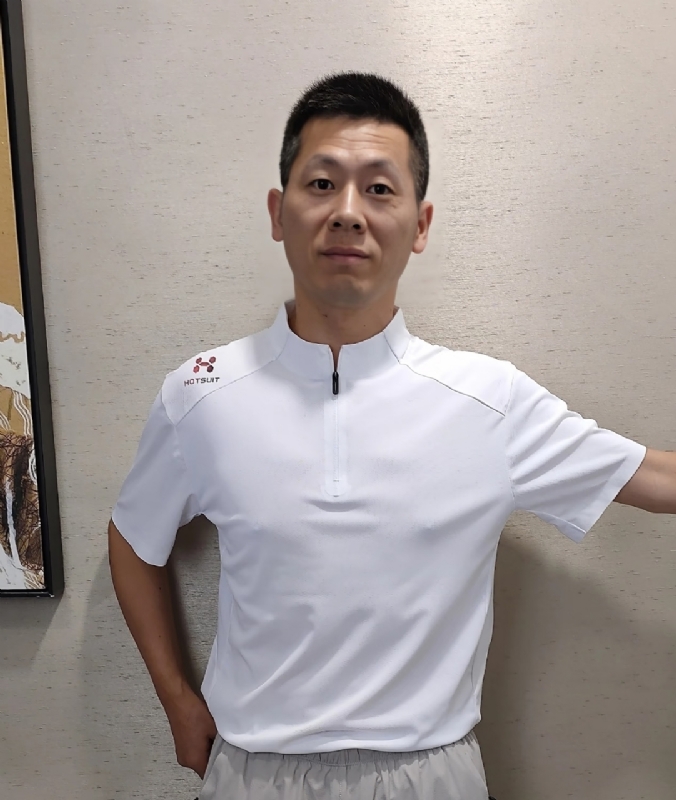 红旗下长大的第一张照片--渭南相亲服务中心