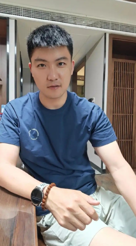 大鹏展翅的第二张照片--渭南相亲服务中心