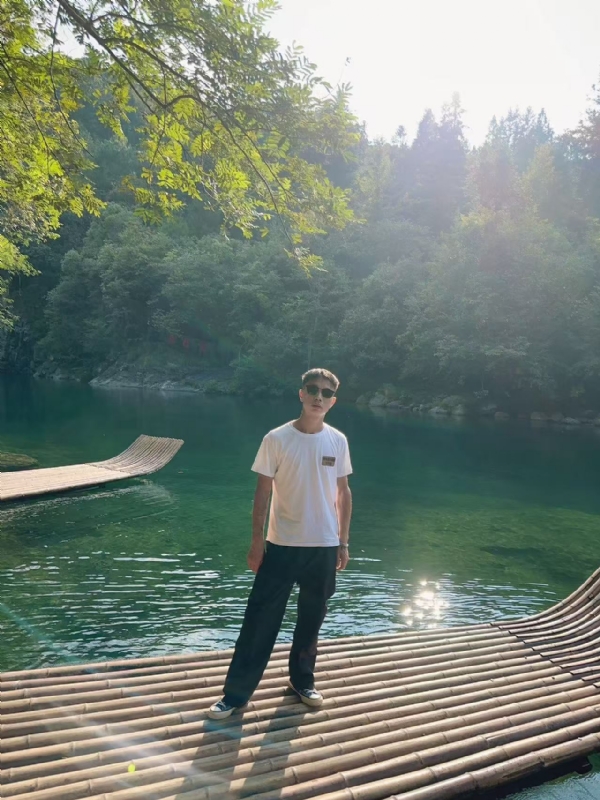 林言的第三张照片--渭南相亲服务中心