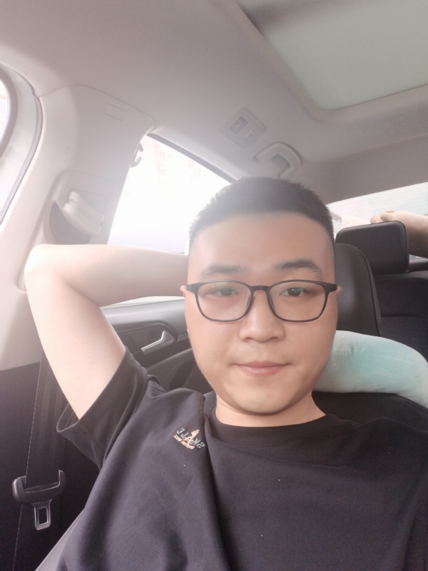 JingY的第一张照片--渭南相亲服务中心