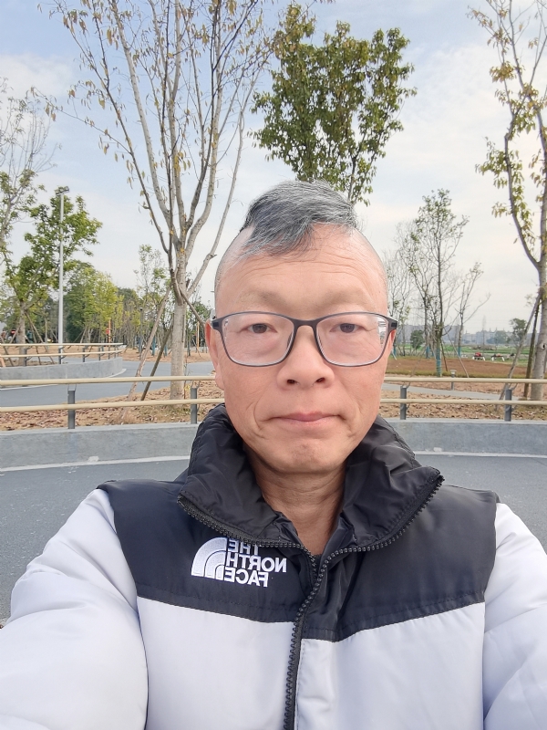 做喜欢的事的第一张照片--渭南相亲服务中心