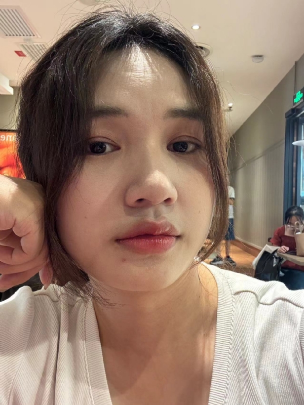 粉墨的第一张照片--渭南相亲服务中心