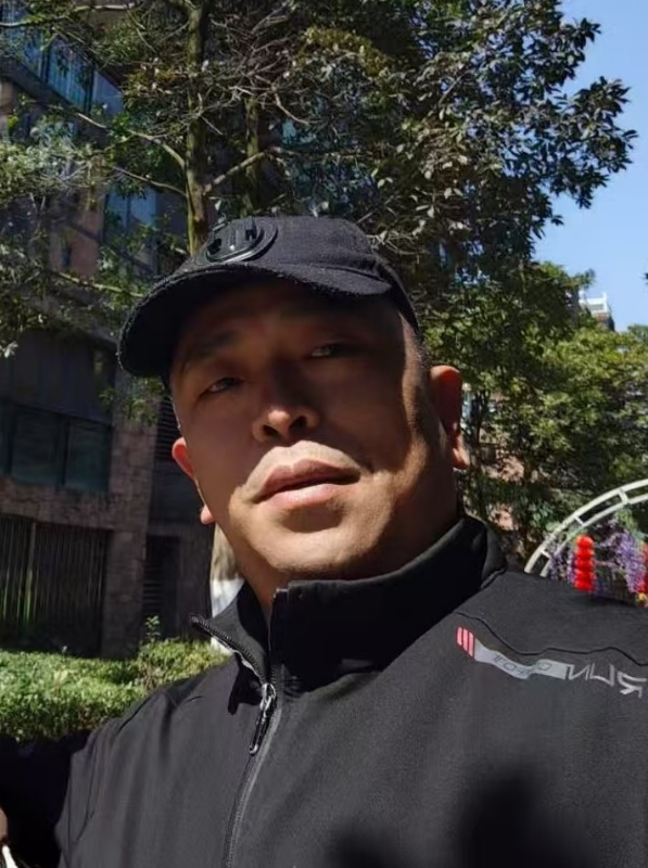 蓝色海洋的第一张照片--渭南相亲服务中心