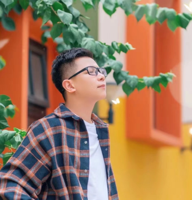 版本之子的第一张照片--渭南相亲服务中心